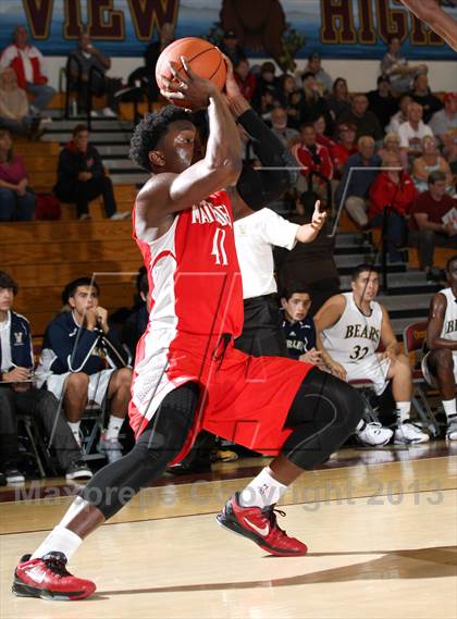 Thumbnail 3 in Mater Dei vs. Warren (Jim Harris Memorial) photogallery.