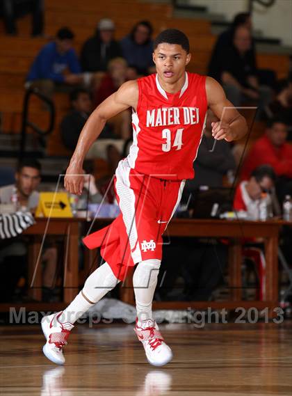 Thumbnail 2 in Mater Dei vs. Warren (Jim Harris Memorial) photogallery.