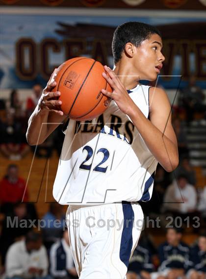 Thumbnail 2 in Mater Dei vs. Warren (Jim Harris Memorial) photogallery.