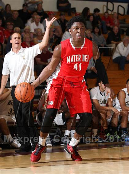 Thumbnail 2 in Mater Dei vs. Warren (Jim Harris Memorial) photogallery.