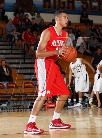 Thumbnail 3 in Mater Dei vs. Warren (Jim Harris Memorial) photogallery.