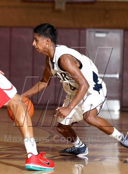 Thumbnail 1 in Mater Dei vs. Warren (Jim Harris Memorial) photogallery.