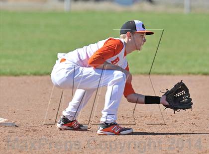 Thumbnail 3 in Honey Grove vs. Trenton (Sam Rayburn Wood Bat Tournament) photogallery.