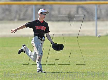 Thumbnail 3 in Honey Grove vs. Trenton (Sam Rayburn Wood Bat Tournament) photogallery.