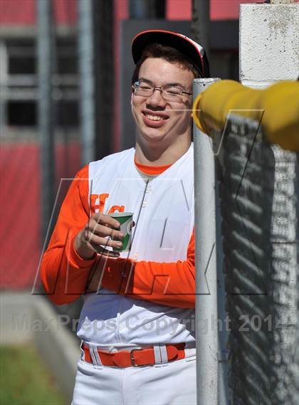 Thumbnail 1 in Honey Grove vs. Trenton (Sam Rayburn Wood Bat Tournament) photogallery.