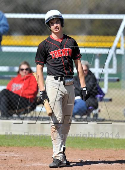 Thumbnail 2 in Honey Grove vs. Trenton (Sam Rayburn Wood Bat Tournament) photogallery.