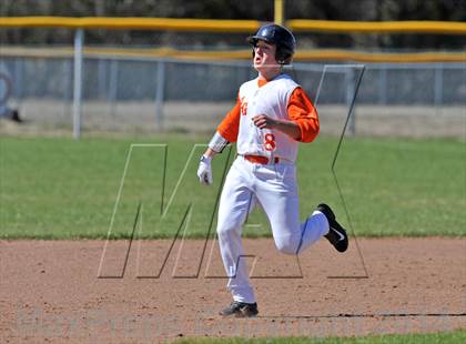 Thumbnail 2 in Honey Grove vs. Trenton (Sam Rayburn Wood Bat Tournament) photogallery.