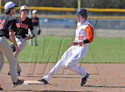 Thumbnail 2 in Honey Grove vs. Trenton (Sam Rayburn Wood Bat Tournament) photogallery.