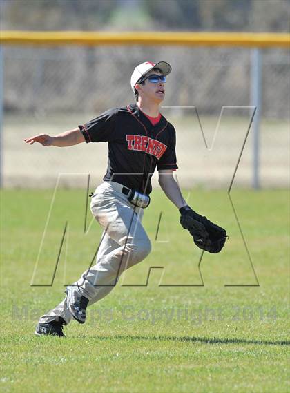 Thumbnail 2 in Honey Grove vs. Trenton (Sam Rayburn Wood Bat Tournament) photogallery.