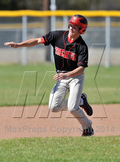 Thumbnail 1 in Honey Grove vs. Trenton (Sam Rayburn Wood Bat Tournament) photogallery.
