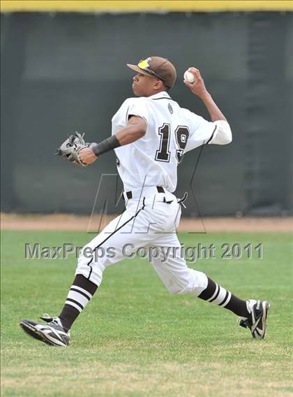 Thumbnail 3 in Notre Dame Prep vs St. Francis (Hard 9 National Classic) photogallery.