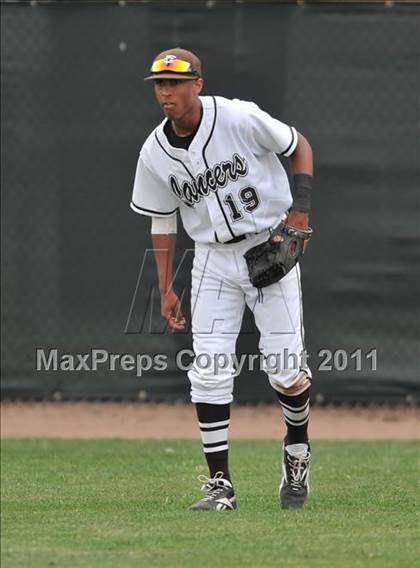 Thumbnail 2 in Notre Dame Prep vs St. Francis (Hard 9 National Classic) photogallery.