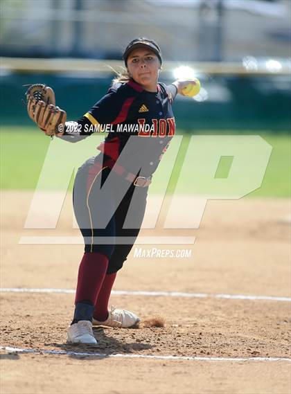 Thumbnail 2 in Chaminade vs Fairfax photogallery.