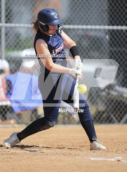 Thumbnail 2 in Chaminade vs Fairfax photogallery.