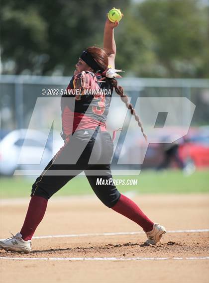 Thumbnail 3 in Chaminade vs Fairfax photogallery.