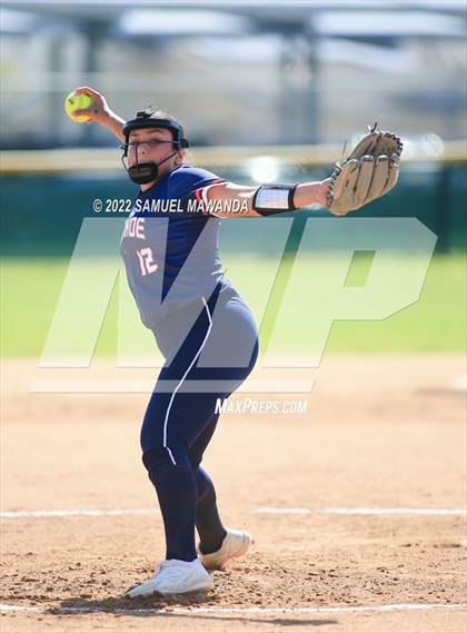 Thumbnail 2 in Chaminade vs Fairfax photogallery.