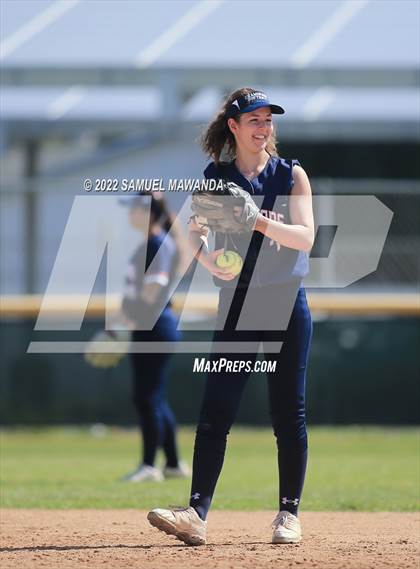 Thumbnail 3 in Chaminade vs Fairfax photogallery.