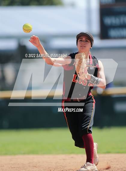 Thumbnail 1 in Chaminade vs Fairfax photogallery.