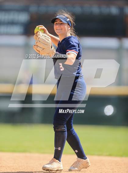 Thumbnail 2 in Chaminade vs Fairfax photogallery.