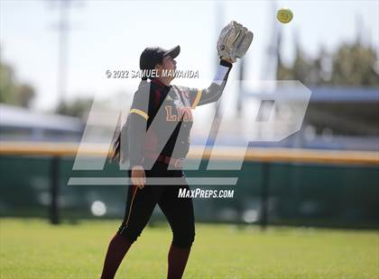 Thumbnail 3 in Chaminade vs Fairfax photogallery.