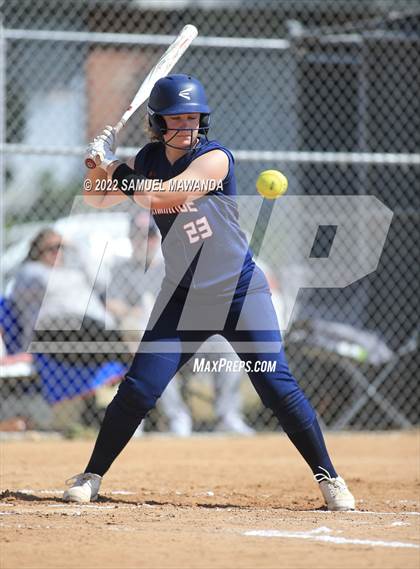Thumbnail 3 in Chaminade vs Fairfax photogallery.