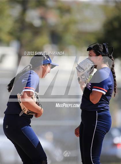 Thumbnail 2 in Chaminade vs Fairfax photogallery.