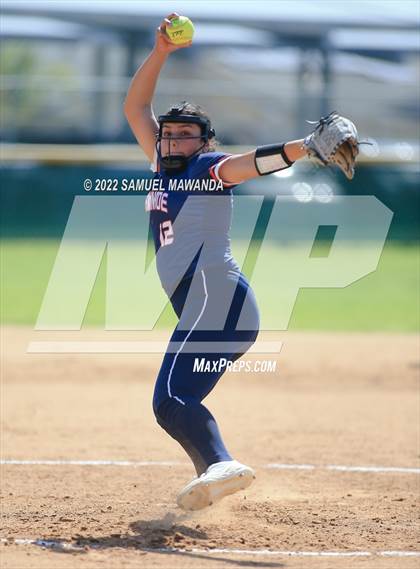 Thumbnail 3 in Chaminade vs Fairfax photogallery.