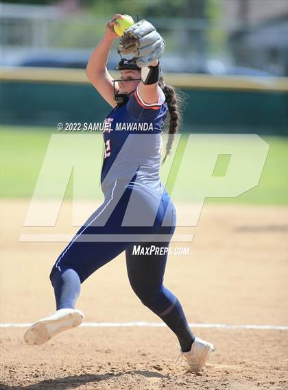 Thumbnail 2 in Chaminade vs Fairfax photogallery.