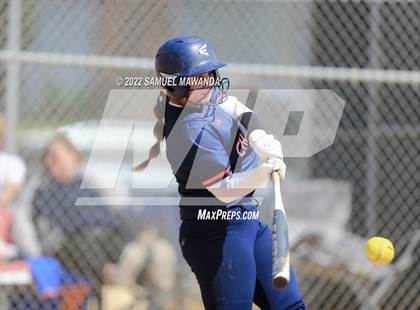 Thumbnail 3 in Chaminade vs Fairfax photogallery.