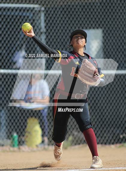 Thumbnail 2 in Chaminade vs Fairfax photogallery.