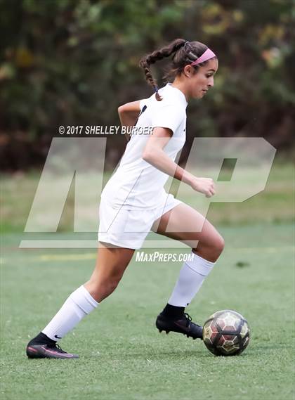 Thumbnail 1 in Staples vs. Ridgefield (FCIAC Semifinal) photogallery.