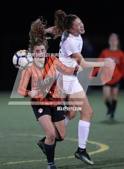 Thumbnail 1 in Staples vs. Ridgefield (FCIAC Semifinal) photogallery.