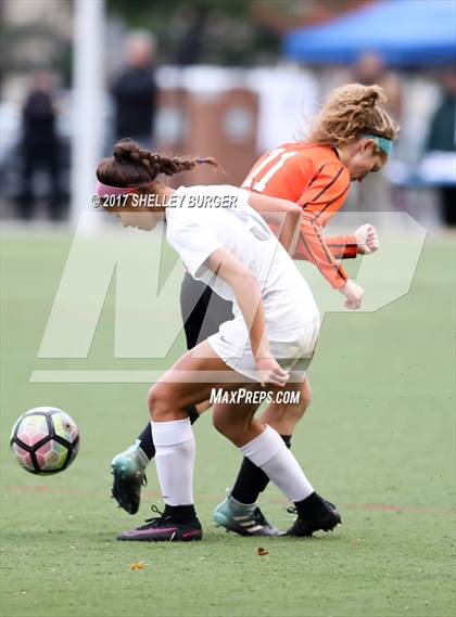 Thumbnail 3 in Staples vs. Ridgefield (FCIAC Semifinal) photogallery.