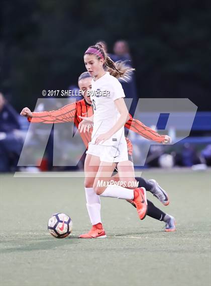 Thumbnail 3 in Staples vs. Ridgefield (FCIAC Semifinal) photogallery.