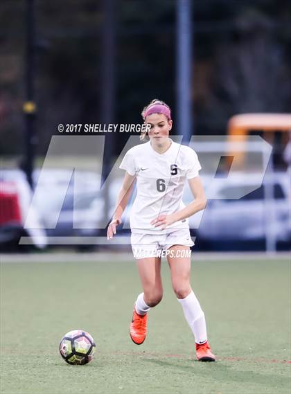 Thumbnail 3 in Staples vs. Ridgefield (FCIAC Semifinal) photogallery.