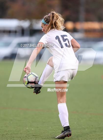 Thumbnail 2 in Staples vs. Ridgefield (FCIAC Semifinal) photogallery.