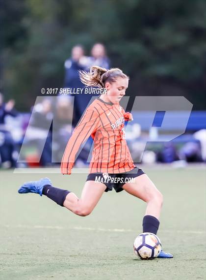 Thumbnail 3 in Staples vs. Ridgefield (FCIAC Semifinal) photogallery.