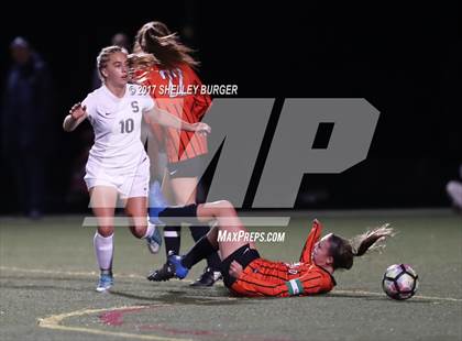 Thumbnail 3 in Staples vs. Ridgefield (FCIAC Semifinal) photogallery.