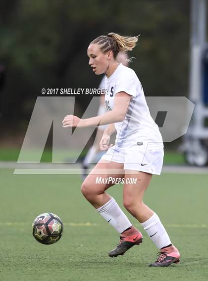 Thumbnail 2 in Staples vs. Ridgefield (FCIAC Semifinal) photogallery.