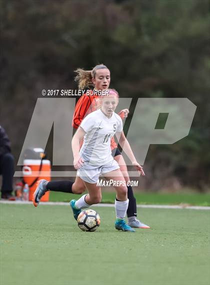 Thumbnail 2 in Staples vs. Ridgefield (FCIAC Semifinal) photogallery.