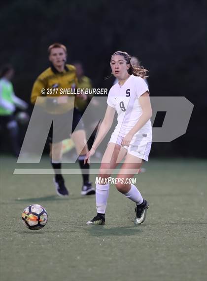 Thumbnail 1 in Staples vs. Ridgefield (FCIAC Semifinal) photogallery.