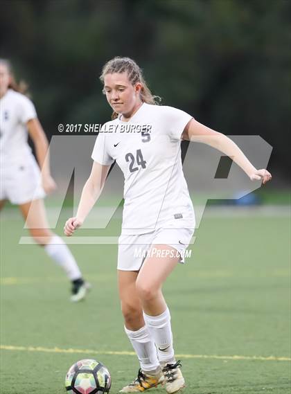 Thumbnail 3 in Staples vs. Ridgefield (FCIAC Semifinal) photogallery.