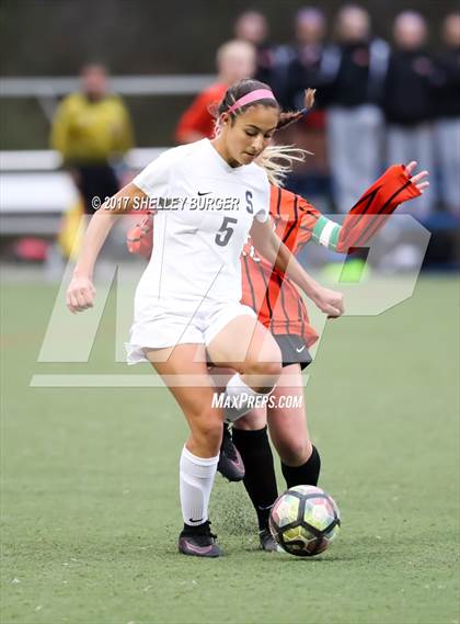 Thumbnail 3 in Staples vs. Ridgefield (FCIAC Semifinal) photogallery.
