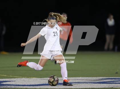 Thumbnail 2 in Staples vs. Ridgefield (FCIAC Semifinal) photogallery.