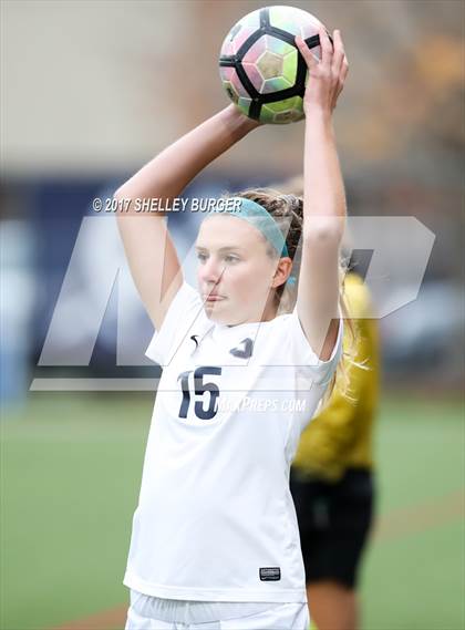 Thumbnail 1 in Staples vs. Ridgefield (FCIAC Semifinal) photogallery.