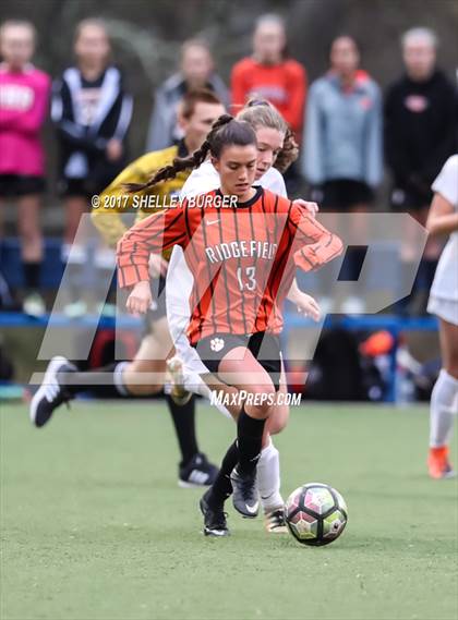 Thumbnail 2 in Staples vs. Ridgefield (FCIAC Semifinal) photogallery.