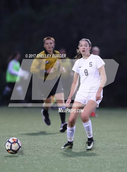 Thumbnail 2 in Staples vs. Ridgefield (FCIAC Semifinal) photogallery.