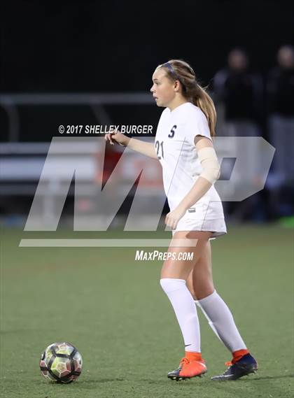 Thumbnail 1 in Staples vs. Ridgefield (FCIAC Semifinal) photogallery.