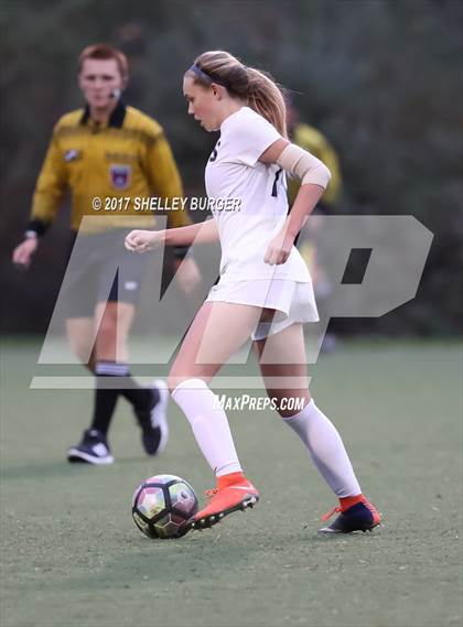 Thumbnail 2 in Staples vs. Ridgefield (FCIAC Semifinal) photogallery.