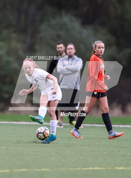 Thumbnail 1 in Staples vs. Ridgefield (FCIAC Semifinal) photogallery.